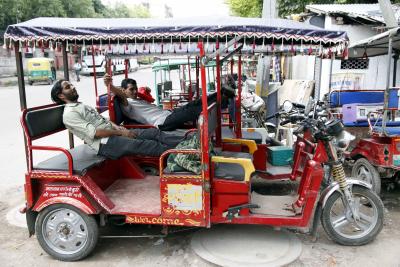  Iit Kharagpur Develops Motor, Smart Controller For E-rickshaws-TeluguStop.com