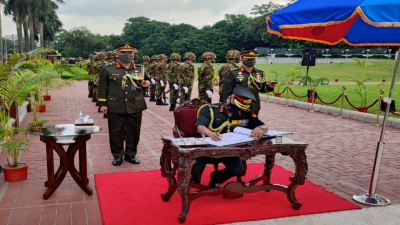  Indian Army Chief In Dhaka On A Four-day Visit-TeluguStop.com