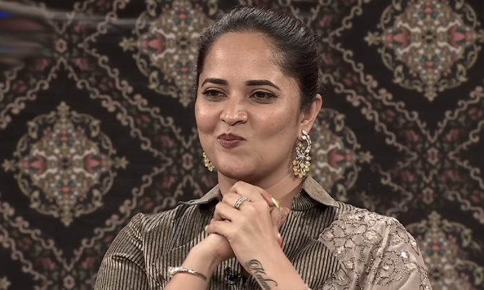  Jabardasth Comedy Show Fans Trolls On Anasuya,anasuya,indraja, Jabardasth,sudhee-TeluguStop.com