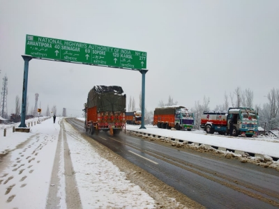  Jammu-srinagar National Highway Opens For Traffic (ld)-TeluguStop.com