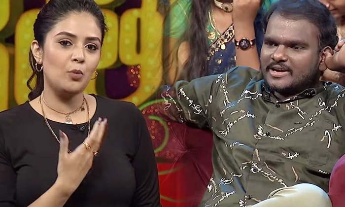 Lady Fan Who Gave Emmanuel A Ring On The Stage , Jathi Ratnalu , Tollywood , Sri-TeluguStop.com