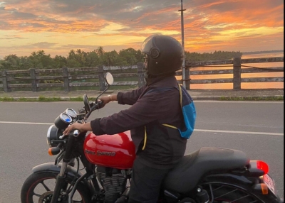  Kerala Rj And Single Mother On A Solo Bike Ride Across India For Defence Widows-TeluguStop.com