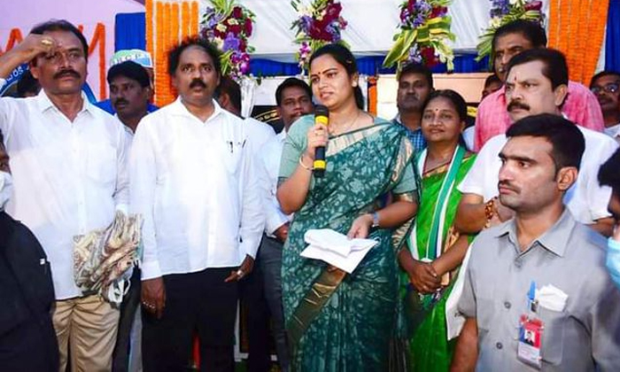  Minister Vidadala Rajini Inaugurated Two Ysr Urban Health Centers In Vishakapatn-TeluguStop.com