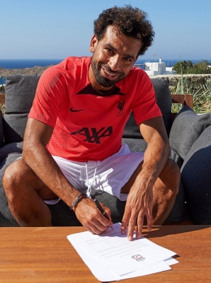  Mohamed Salah Signs New Long-term Contract With Liverpool-TeluguStop.com