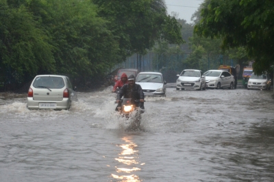  Mp-nagpur Highway Closed Due To Floods, 3 Bhopal-bound Flights Land In Indore-TeluguStop.com