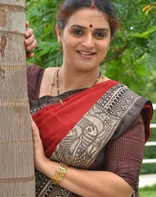  Multi-lingual Actress Pavithra Lokesh Lodges Complaint Against Stalking-TeluguStop.com