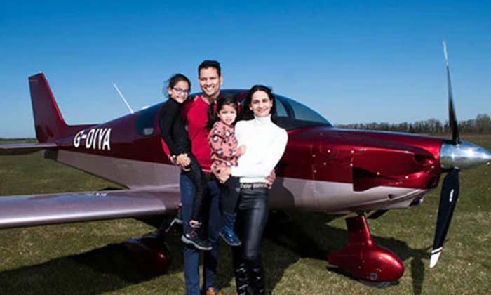 An Indian Who Flew Together To Go On A Tour With His Family , Family Tour , Vir-TeluguStop.com