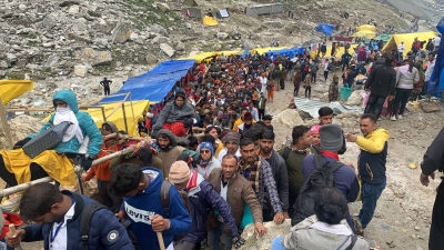 Over 5,000 Pilgrims Leave Jammu To Perform Amarnath Yatra Over 5,000 Pilgrims Leave Jammu To Perform Amarnath Yatra-TeluguStop.com