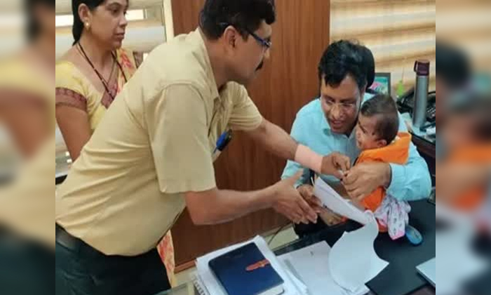  Railway Job For 10 Months Baby In Chattisgarh Details, 10 Year's Girl , Viral La-TeluguStop.com