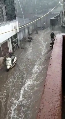  Rain Fury: Five Gujarat Districts Still On Red Alert-TeluguStop.com