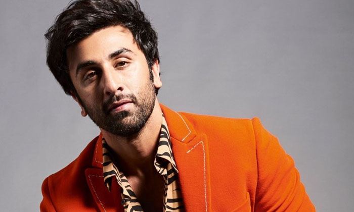  Ranbir Kapoor Says He First Boy His Family Pass 10th Class, Ranbir Kapoor , 53 P-TeluguStop.com