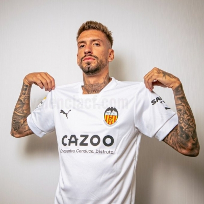  Samuel Castillejo Joins Valencia From Ac Milan-TeluguStop.com