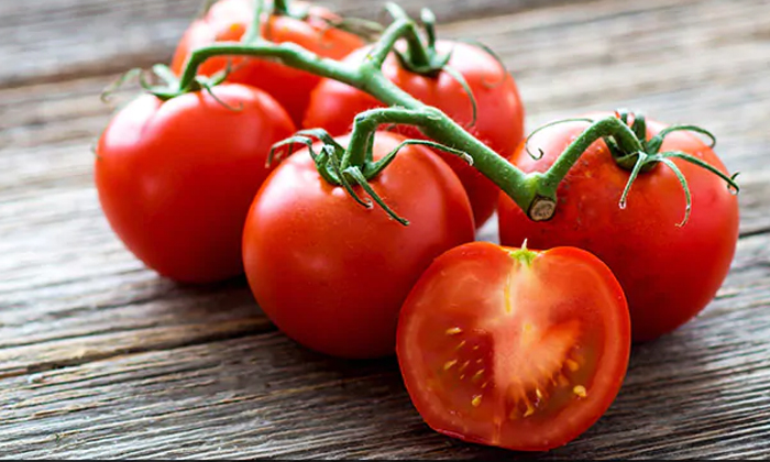  Try This Simple Remedy With Tomato To Get Smooth And Glowing Skin! Simple Remedy-TeluguStop.com