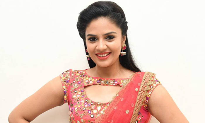  Sreemukhi Expressed Her Love About Sri Charan Details Here , Her Love, Shocking-TeluguStop.com