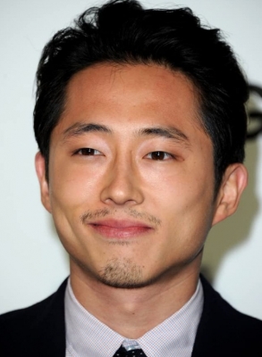  Steven Yeun To Co-star With Robert Pattinson In Bong Joon Ho's Sci-fi Thriller-TeluguStop.com