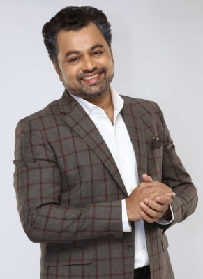  Subodh Bhave All Set To Host Marathi Chat Show 'bus Bai Bus'-TeluguStop.com