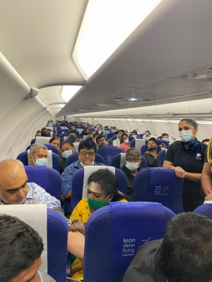  Telangana Governor Attends To Medical Emergency Mid-air-TeluguStop.com