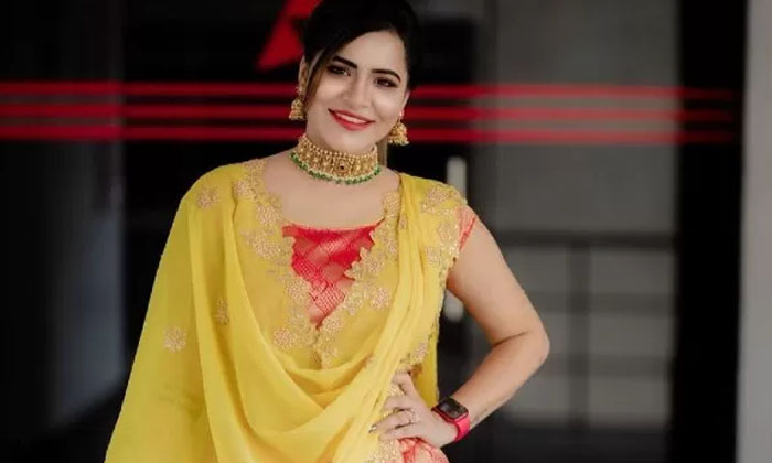  Bigg Boss Contastant Ashu Reddy Story About Her Holiday , Ashu Reddy, Tollywood,-TeluguStop.com