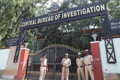 Top Nhai Official Held By Cbi For Taking Bribe Top Nhai Official Held By Cbi For Taking Bribe-TeluguStop.com