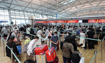  Travellers Land In Airport Chaos Across The World-TeluguStop.com