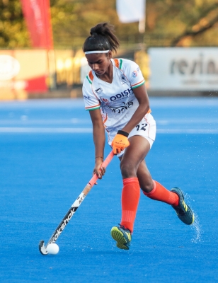  Women's Hockey Team Player Sangita Kumari Brave All Odds To Represent India In C-TeluguStop.com