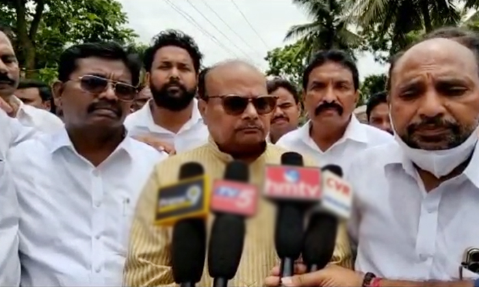  Yanamala Ramakrishnudu And Other Tdp Leaders Visit Flood Affected Areas Of Allav-TeluguStop.com