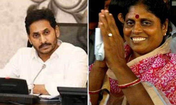  Vijayamma With Sharmila Resignation From Ycp , Ys Vijayamma, Jagan, Ap, Ysrcp,-TeluguStop.com