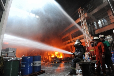  13 Dead In Thai Nightclub Fire-TeluguStop.com