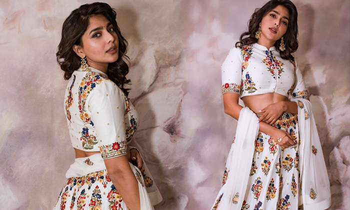 Actress Aishwarya Lekshmi latest Glamorous Images-telugu Actress Photos Actress Aishwarya Lekshmi latest Glamorous Image High Resolution Photo