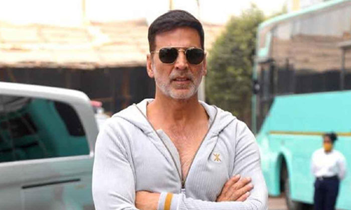  Akshay Kumar Sensational Decission About His Remuneration , Akshay Kuma, Remune-TeluguStop.com