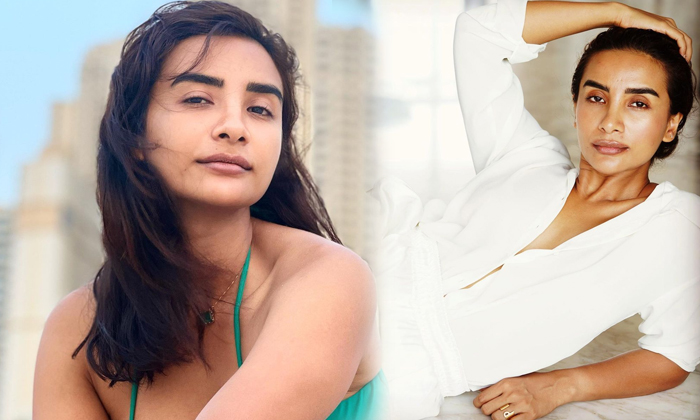 Bollywood Actress Patralekhaa Hot And Spicy Stills-telugu Actress Photos Bollywood Actress Patralekhaa Hot And Spicy Sti High Resolution Photo