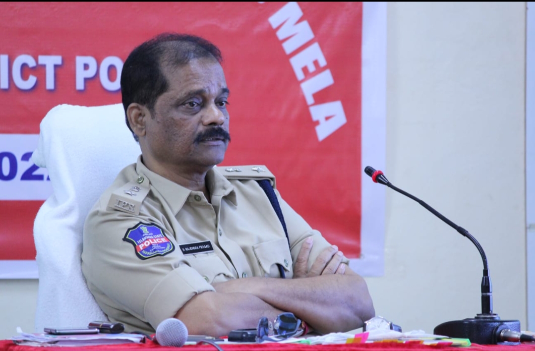  Monthly Review Meeting Of Police Officers-TeluguStop.com