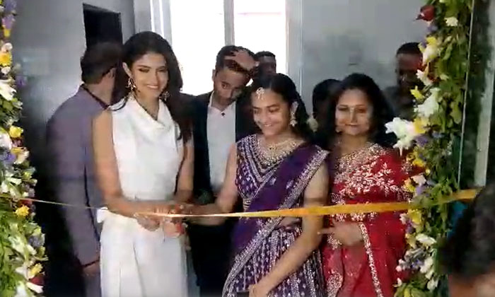 Inauguration Of Shrirup State-of-the-art Skin And Hair Care Center In Jubilee Hi Inauguration Of Shrirup State-of-the-art Skin And Hair Care Center In Jubilee Hi-TeluguStop.com
