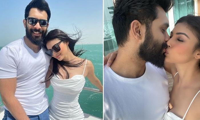  Mouni Roy Lip Lock With Her Husband On Her Birthday Details, Bollywood, Mouni Ro-TeluguStop.com