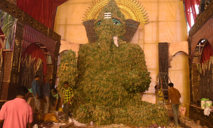  Pineapple Ganesha Shaped With Special Charm ,pineapple Ganesh , Ganapathi , Idol-TeluguStop.com