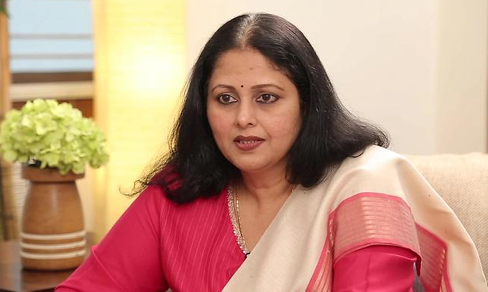  Savitri Insulted By Actress Jayasudha Details, Mahanati Savitri, Actress Jayasud-TeluguStop.com