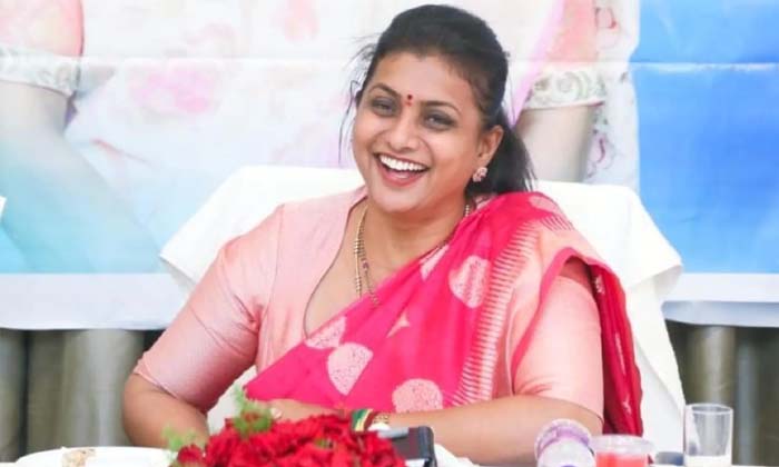  Vip Darshan For Followers.. Srivari Devotees Fire On Minister Roja , Devotees, M-TeluguStop.com