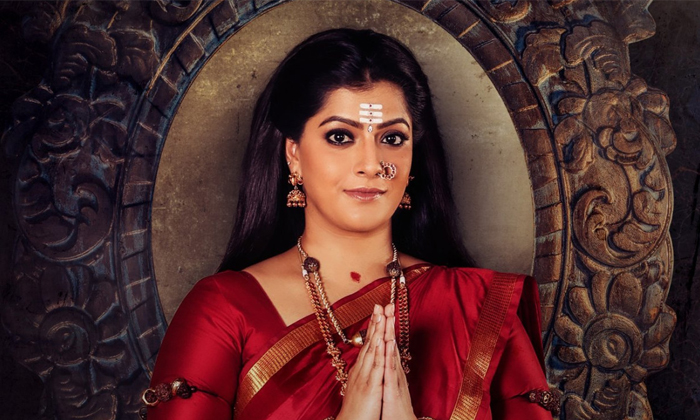  Varalaxmi Sarathkumar In And As Kanaka Durga; Movie Launched Grandly-TeluguStop.com
