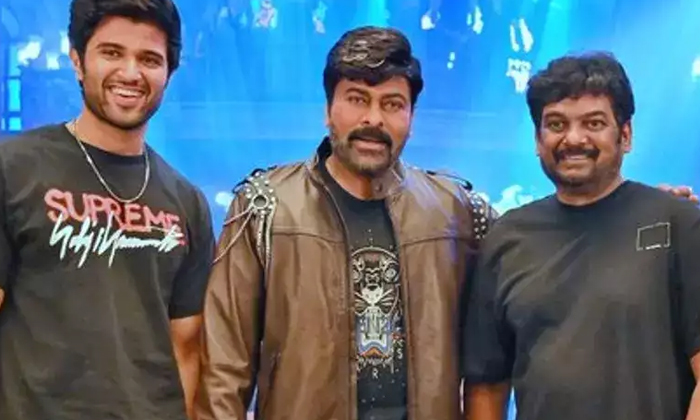  Chiranjeevi Wishes Vijay Deverakonda And Team Liger Good Luck, Vijay Deverakonda-TeluguStop.com