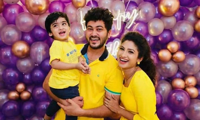 Siddarth Varma Gifted Gold Jewellery His Wife Actress Vishnupriya , Vishnupriya Siddarth Varma Gifted Gold Jewellery His Wife Actress Vishnupriya , Vishnupriya-TeluguStop.com