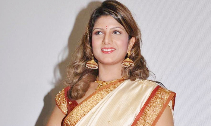  Actress Rambha Latest Look Goes Viral On Social Media Details, Rambha, Tollywoo-TeluguStop.com