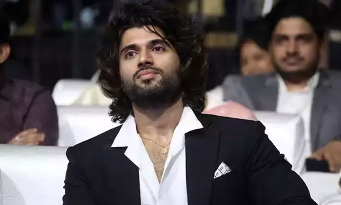  Anasuya Bharadwaj, Tollywood, Vijay Devarakonda, Liger Movie, Puri Jagannadh-TeluguStop.com