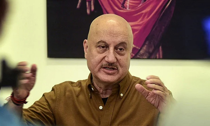 Telugu Anupam Kher, Bollywood-Movie