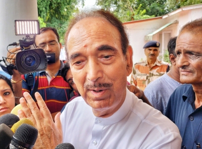  Azad Says Forced To Leave Cong, Praises Modi For Showing Humanity-TeluguStop.com