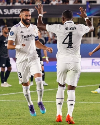 Benzema Makes History As Real Madrid Win European Super Cup Benzema Makes History As Real Madrid Win European Super Cup-TeluguStop.com