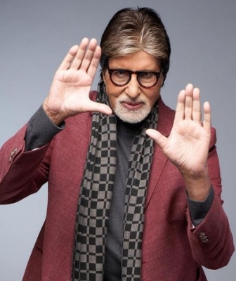  Big B Celebrates Friendship Day By Sharing First Look Of 'uunchai'-TeluguStop.com