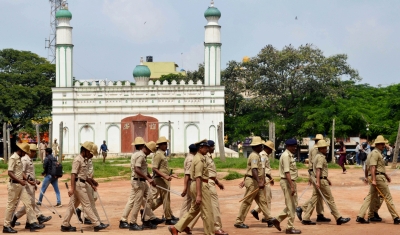  B'luru Idgah Maidan Turns Police Fortress After Sc's No To Ganeshotsav-TeluguStop.com