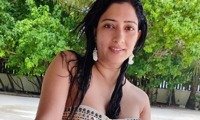 Niharica Raizada Bikini Stills , Bollywood, Heroine, Niharika Bikini, Niharika H Niharica Raizada Bikini Stills , Bollywood, Heroine, Niharika Bikini, Niharika H-TeluguStop.com