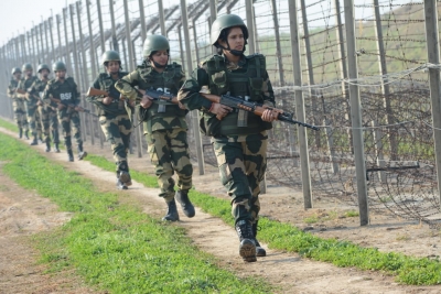 Bsf Nabs Intruder At Jammu Border-TeluguStop.com