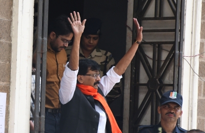  Court Extends Sanjay Raut's Ed Custody Till Aug 8; Wife Summoned (ld)-TeluguStop.com